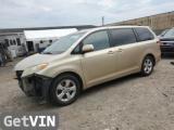 2013 TOYOTA SIENNA LE 8-PASSENGER