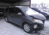 2013 TOYOTA SIENNA XLE 8-PASSENGER